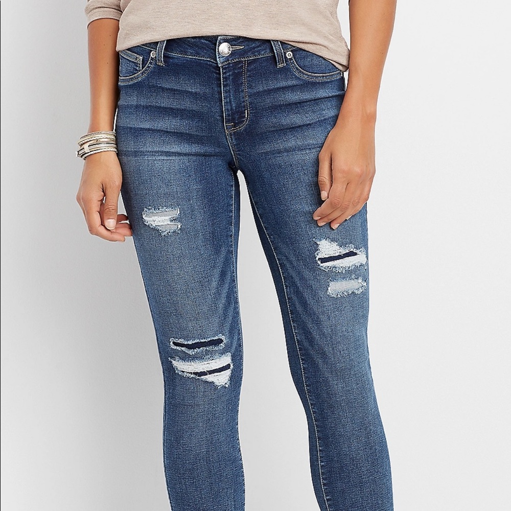XL NWT Maurice’s destructed dark denim jegging